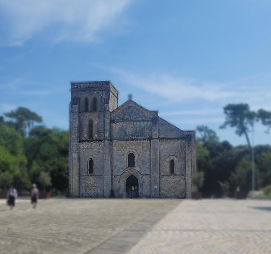 Basilique Notre-Dame-de-la-Fin-des-Terres de Soulac-sur-Mer near Le Verdon cruise port.