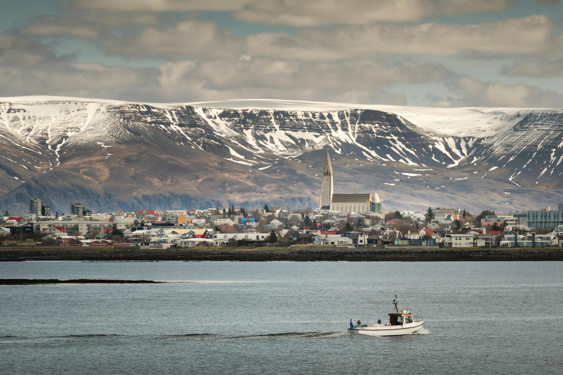 Smart Transport Tips for Disembarking in Reykjavík